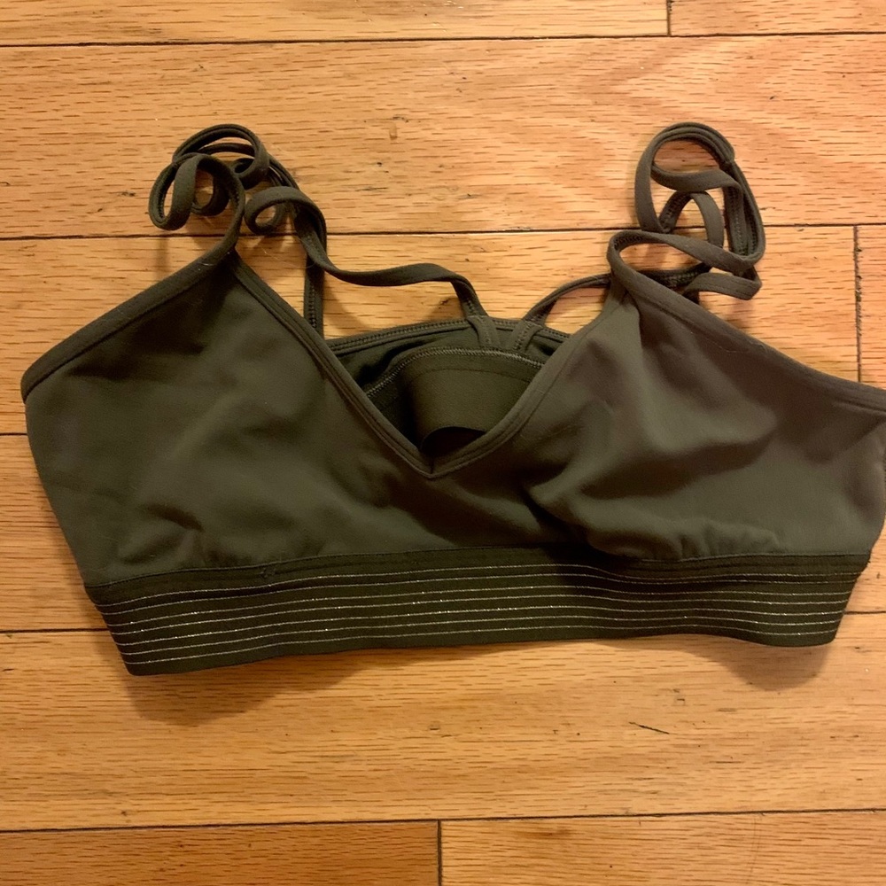 Lululemon sports bra